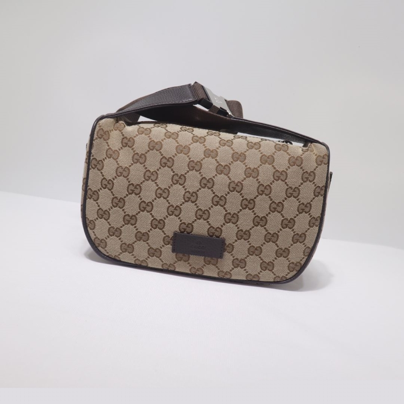 G*u*i cosmetic bags